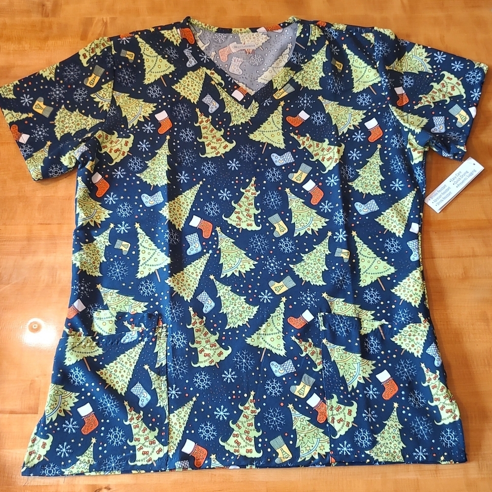 Women's Size Large (14-16) Scrubaid Tapered Fit Scrub Top Christmas Tree NWT